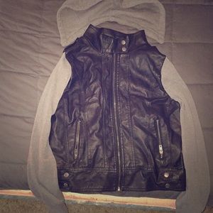 Leather jacket with reattaching hood